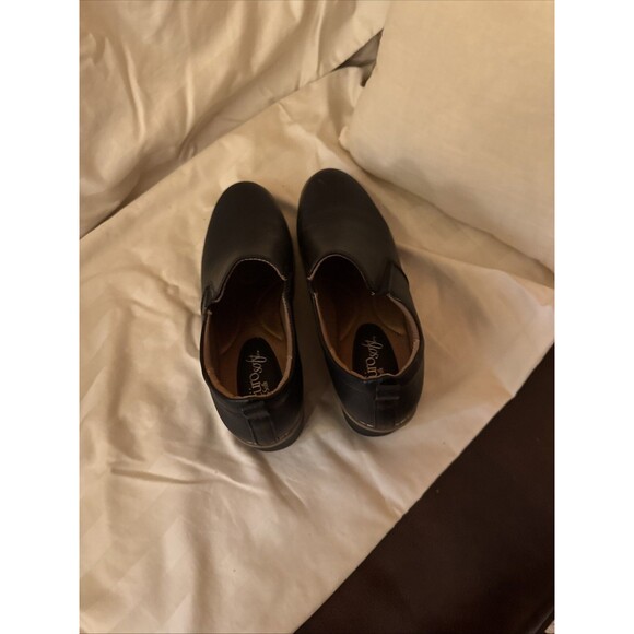 Euro soft by sofft shoes 9.5 M. Black With Cushion In The Soles. Platform Heel - Picture 2 of 9